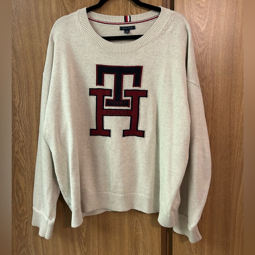 Tommy Hilfiger varsity sweater like new size XXL in women’s